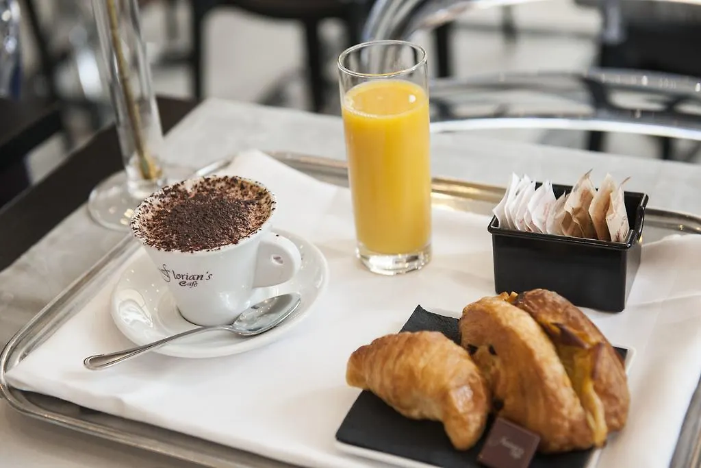 Florian Rooms Guest House Rome 5*,
